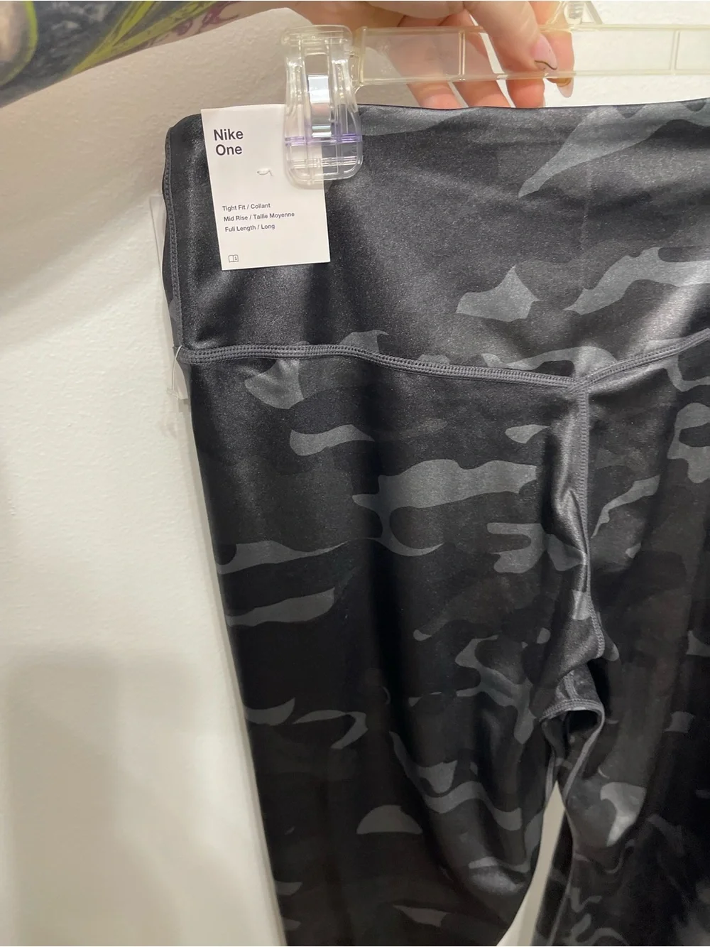 $70 NWT Nike Dri-FIT One Womens Dark Smoke Grey Mid-Rise Camo Leggings